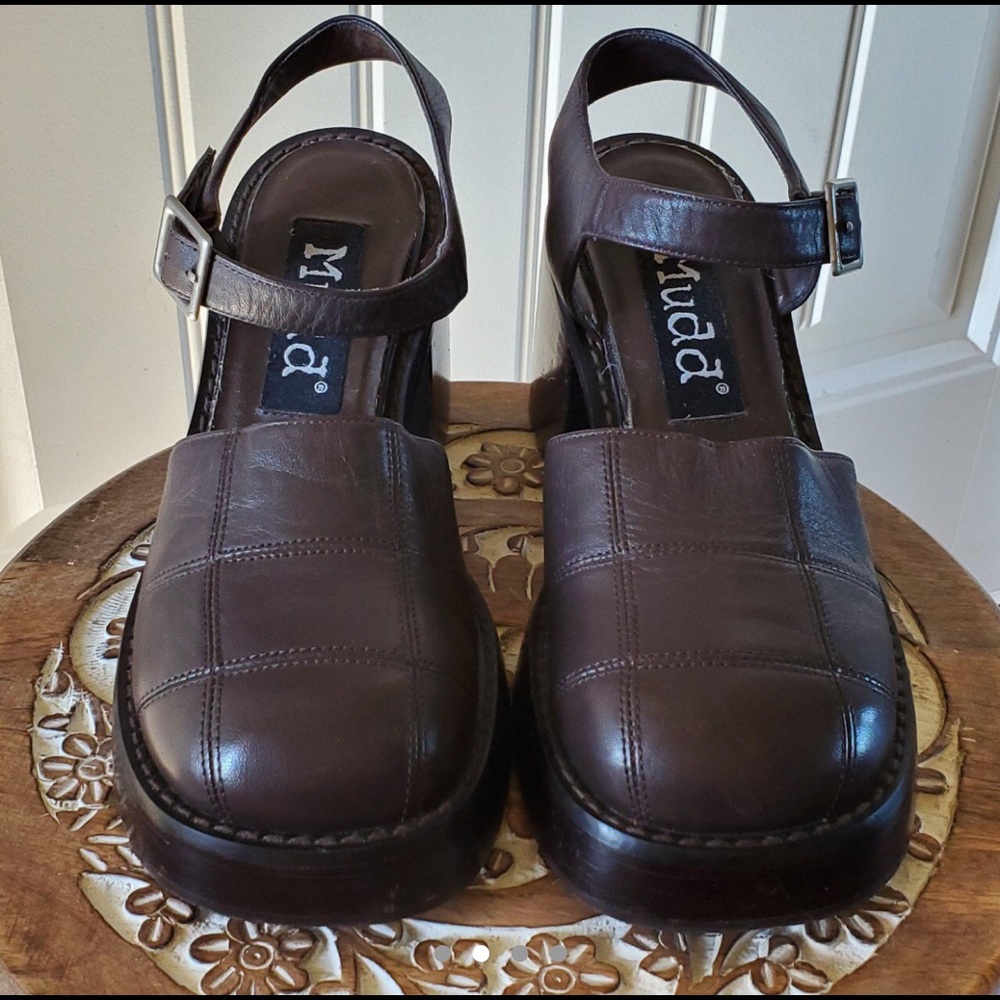ISO Mudd mary janes